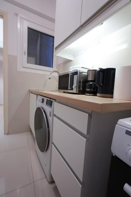Syntagma Square, 70Sqm Pentelis Sunny Apartment Athen Eksteriør bilde