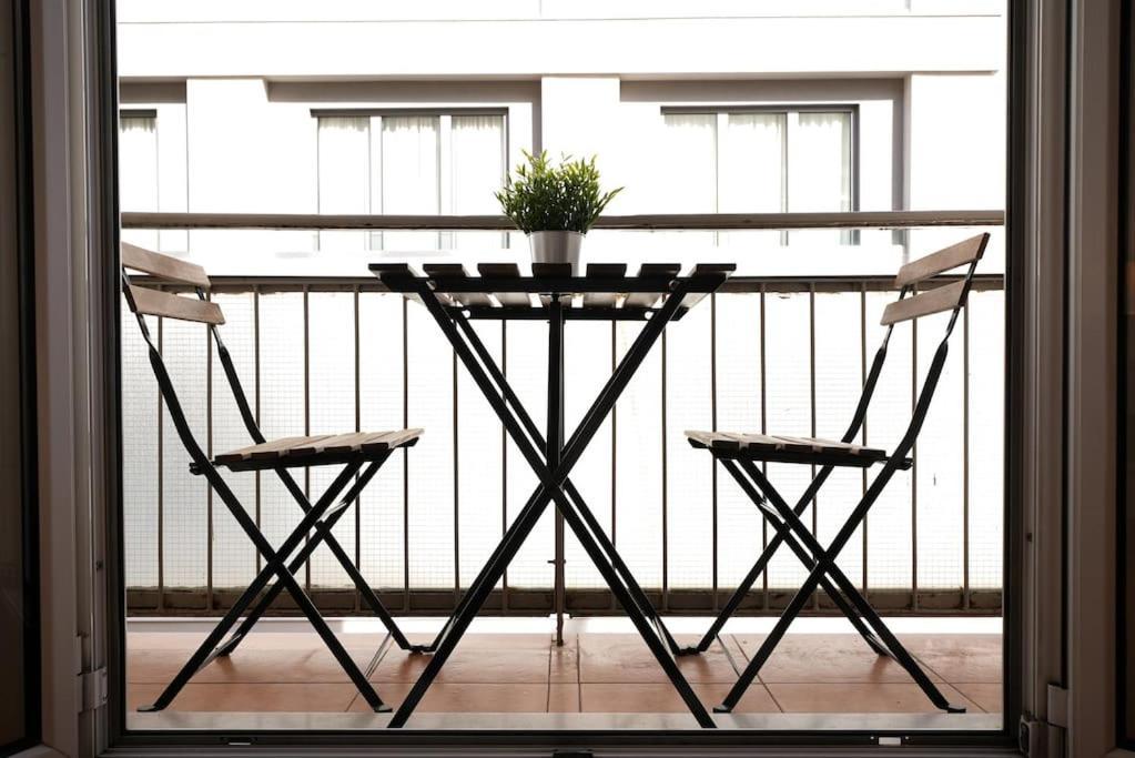 Syntagma Square, 70Sqm Pentelis Sunny Apartment Athen Eksteriør bilde