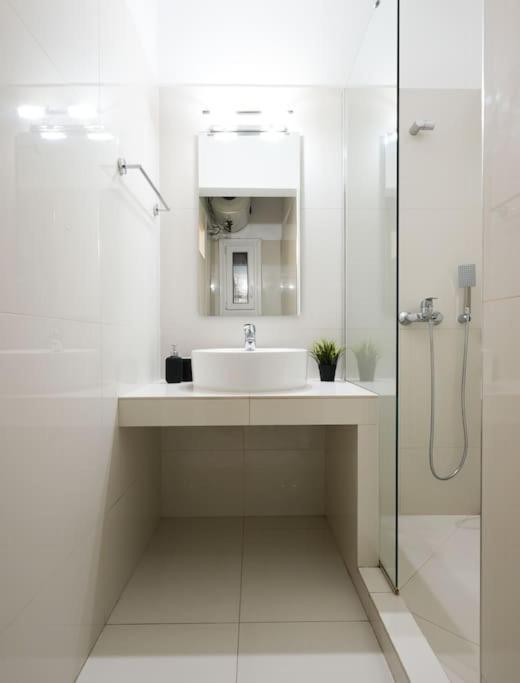 Syntagma Square, 70Sqm Pentelis Sunny Apartment Athen Eksteriør bilde